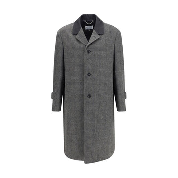 Single-breasted coat in virgin wool blend